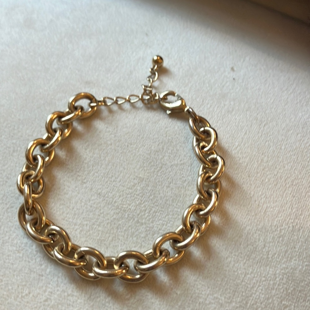 Classic Timeless Gold Chain Bracelet